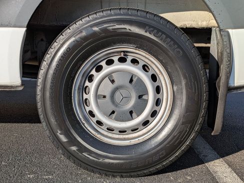 Used 2020 Mercedes-Benz Sprinter 2500 image 13