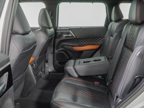 Used 2022 Mitsubishi Outlander SEL AWD/4WD image 49