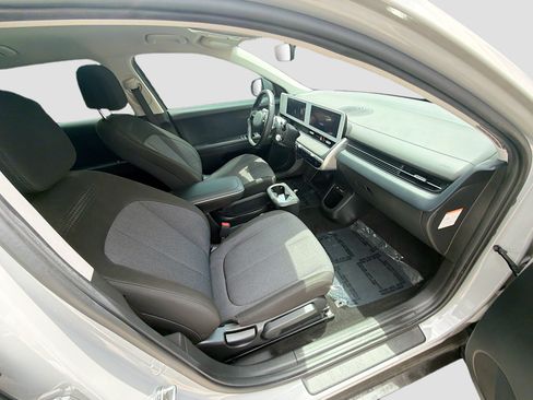 Used 2024 Hyundai Ioniq 5 SEL RWD image 32