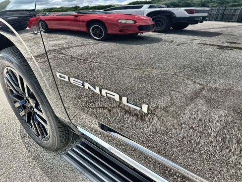 New 2026 GMC Yukon XL Denali w/ Sun & Power Step Package RWD image 14