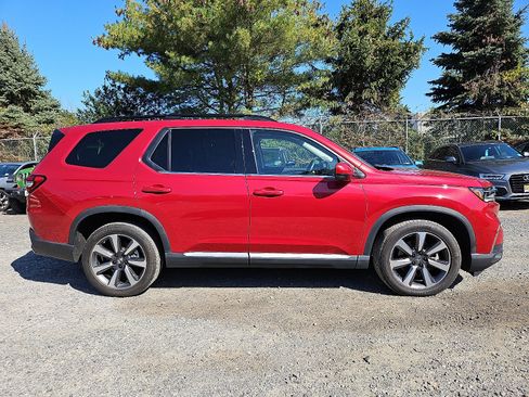 Used 2023 Honda Pilot Elite image 8