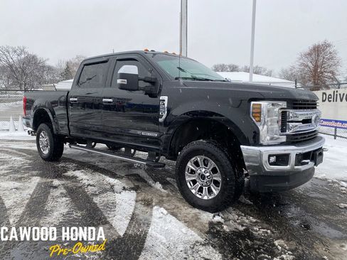 Used 2017 Ford F250 XLT w/ XLT Premium Package image 1