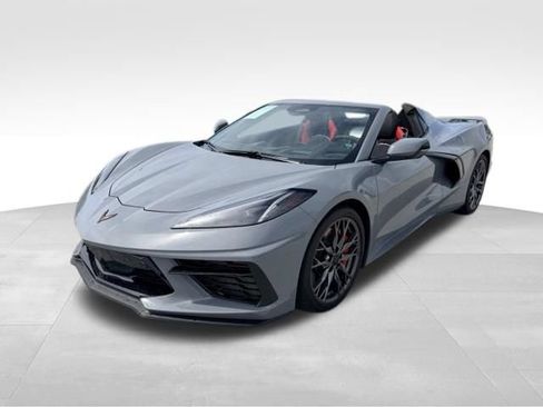 Used 2024 Chevrolet Corvette Stingray Premium Conv w/ Z51 Performance Package RWD image 2