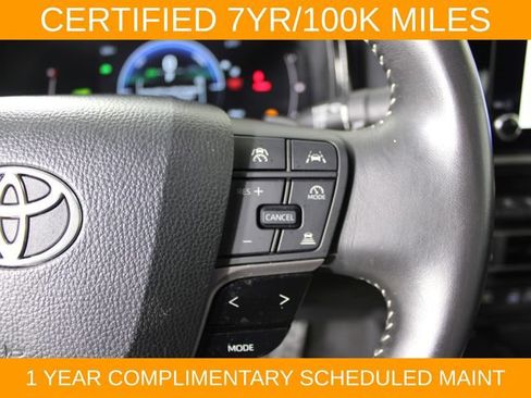 Used 2025 Toyota Camry SE FWD image 23