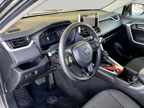 Used 2024 Toyota RAV4 XLE FWD image 31