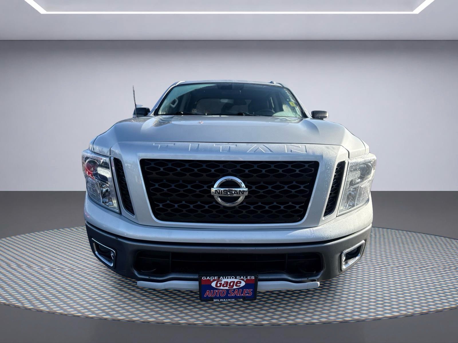 Used 2018 Nissan Titan PRO-4X AWD/4WD image 12