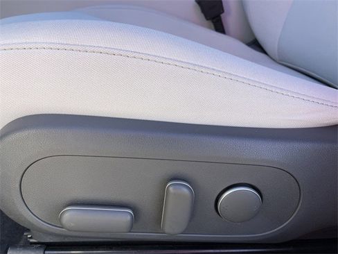 Used 2025 Hyundai Kona SEL image 25