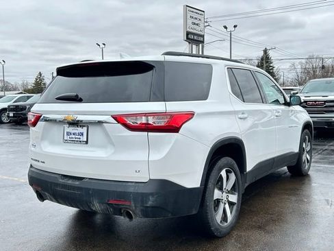 Used 2021 Chevrolet Traverse LT w/ LT Premium Package image 14