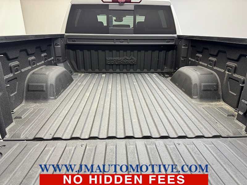 Used 2023 Chevrolet Silverado 1500 High Country w/ High Country Premium Package AWD/4WD image 13
