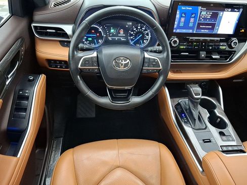 Used 2020 Toyota Highlander Platinum AWD/4WD image 13
