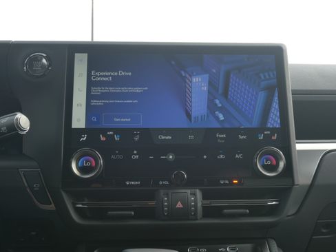 Used 2025 Lexus GX 550 w/ Accessory Package (2T) image 28