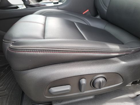 Used 2023 Chevrolet Traverse RS AWD/4WD image 29