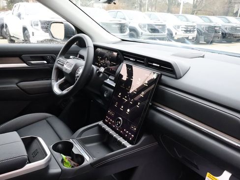 New 2026 GMC Terrain Denali w/ LPO, Floor Liner Package image 36