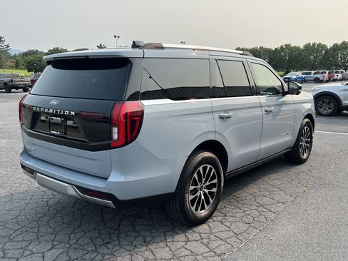 Used 2025 Ford Expedition Platinum AWD/4WD image 6
