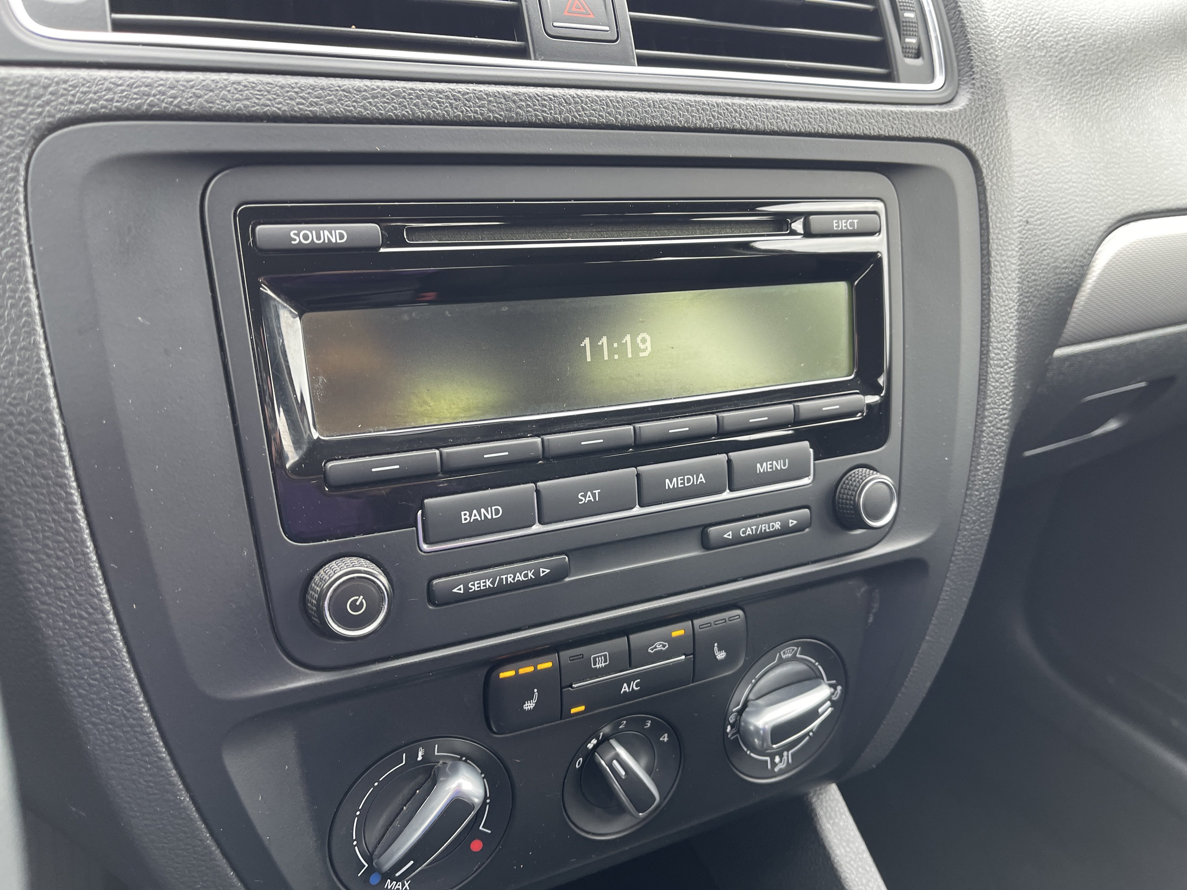 Used 2015 Volkswagen Jetta SE FWD image 19