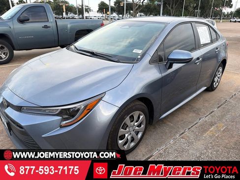 Used 2026 Toyota Corolla LE FWD image 1