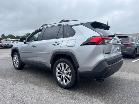 Used 2025 Toyota RAV4 XLE Premium FWD image 4