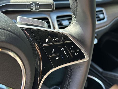 Used 2025 Mercedes-Benz GLE 450e 4MATIC image 25