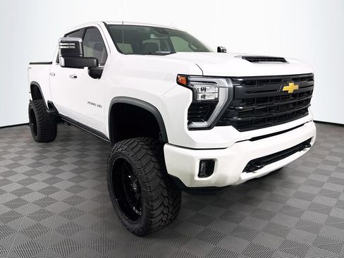Used 2024 Chevrolet Silverado 2500 LTZ AWD/4WD image 1