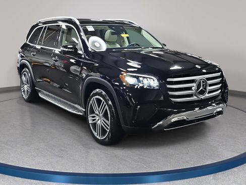 Certified 2026 Mercedes-Benz GLS 450 4MATIC image 4