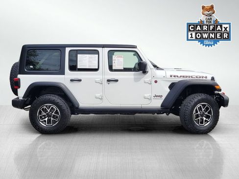 Used 2024 Jeep Wrangler Unlimited Rubicon AWD/4WD image 3