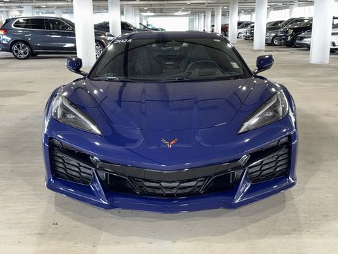 Used 2025 Chevrolet Corvette Z06 image 3