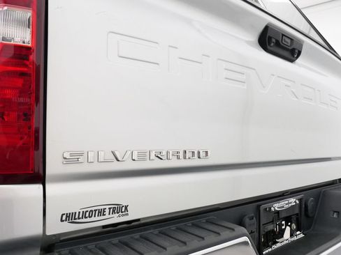 Used 2021 Chevrolet Silverado 2500 LT w/ Convenience Package AWD/4WD image 9