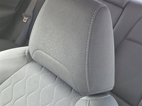 Used 2021 Toyota Corolla LE image 14