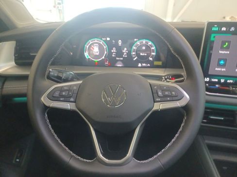 New 2026 Volkswagen Tiguan SE AWD/4WD image 14