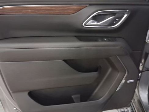 Used 2022 Chevrolet Suburban High Country AWD/4WD image 24