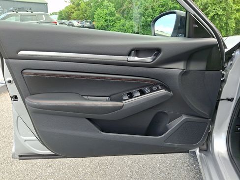 Certified 2023 Nissan Altima 2.5 SR w/ SR Premium Package FWD image 14