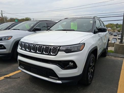 Certified 2025 Jeep Compass Limited AWD/4WD image 2