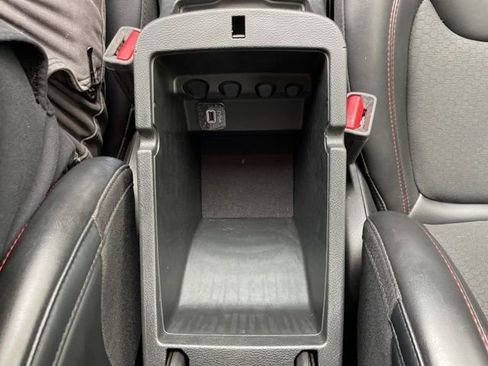 Used 2022 Jeep Cherokee Trailhawk image 13