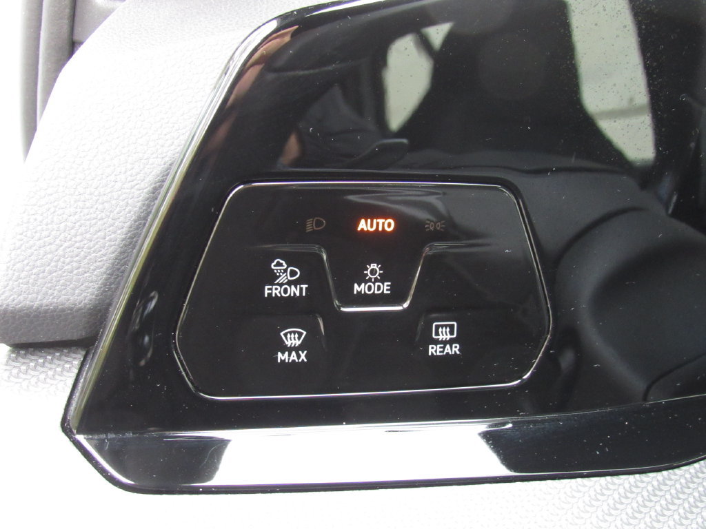 Used 2024 Volkswagen Golf R AWD/4WD image 31