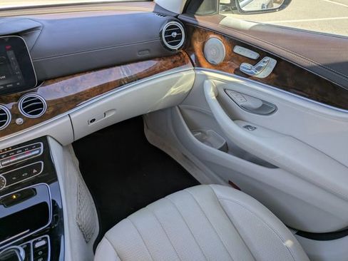 Used 2018 Mercedes-Benz E 400 E 400 image 16