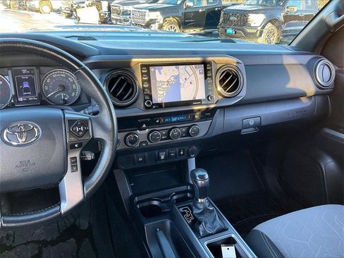 Used 2020 Toyota Tacoma TRD Sport image 17