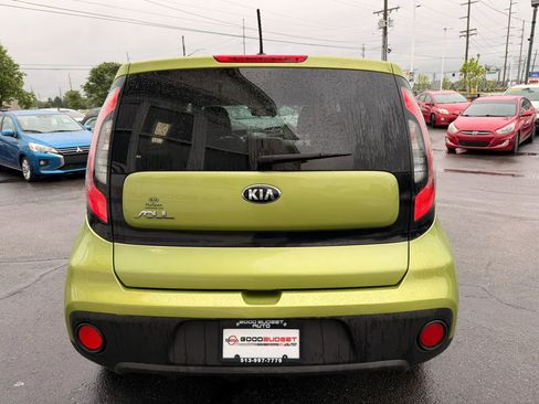 Used 2018 Kia Soul FWD image 4