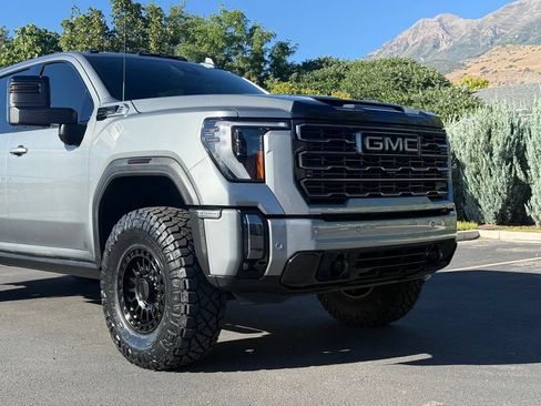 Used 2024 GMC Sierra 2500 AT4 w/ AT4 Premium Plus Package AWD/4WD image 17