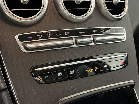 Used 2020 Mercedes-Benz GLC 300 4MATIC image 21