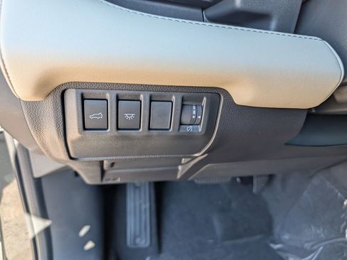 New 2025 Subaru Ascent Limited image 18