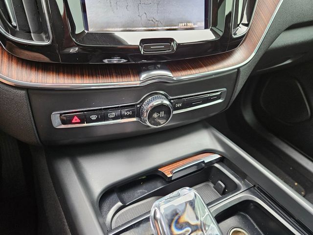 Certified 2023 Volvo XC60 T8 Ultimate w/ Protection Package AWD/4WD image 26