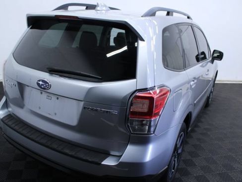 Used 2018 Subaru Forester 2.5i Premium w/ All-Weather Package AWD/4WD image 5