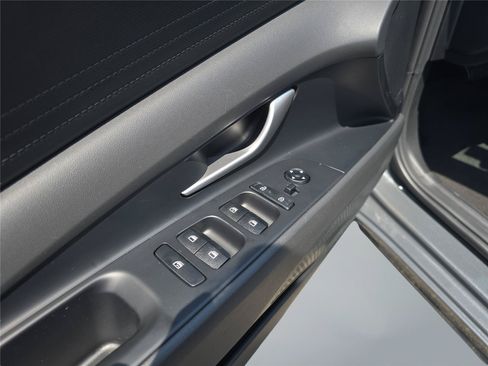 Certified 2026 Hyundai Elantra Hybrid FWD image 24