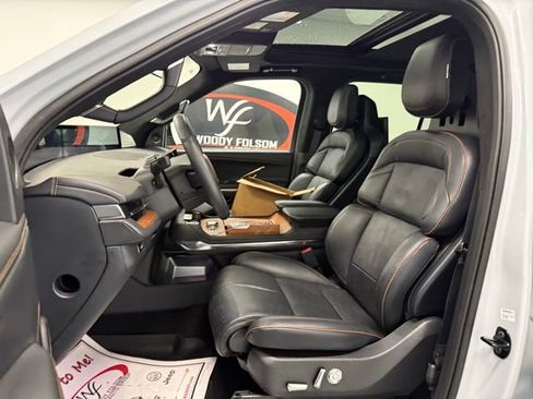 Used 2025 Lincoln Navigator Black Label image 13