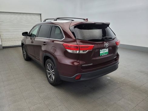 Used 2019 Toyota Highlander XLE AWD/4WD image 5