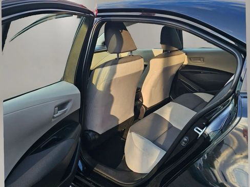 Used 2023 Toyota Corolla LE image 7