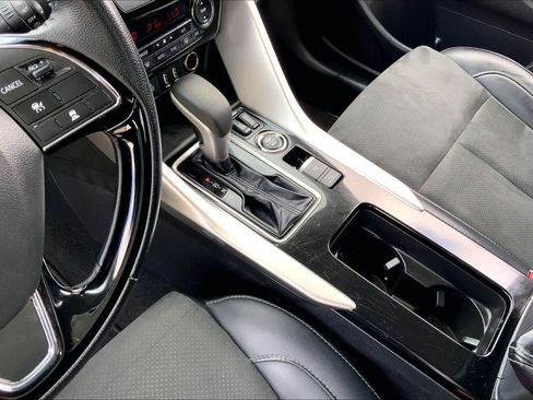 Used 2024 Mitsubishi Eclipse Cross SE image 15