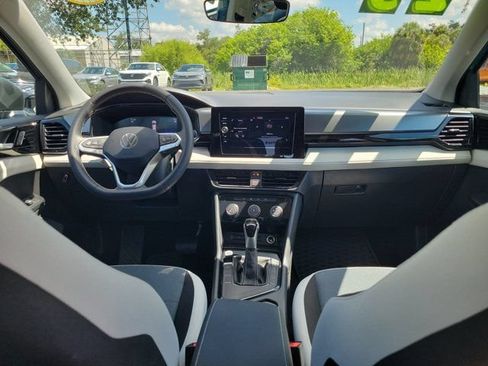 Certified 2025 Volkswagen Taos S FWD image 2