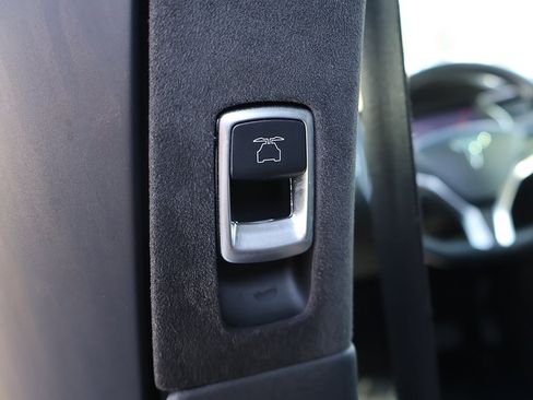 Used 2016 Tesla Model X 90D image 52