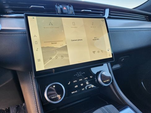 Used 2024 Jaguar F-PACE R-Dynamic S image 9